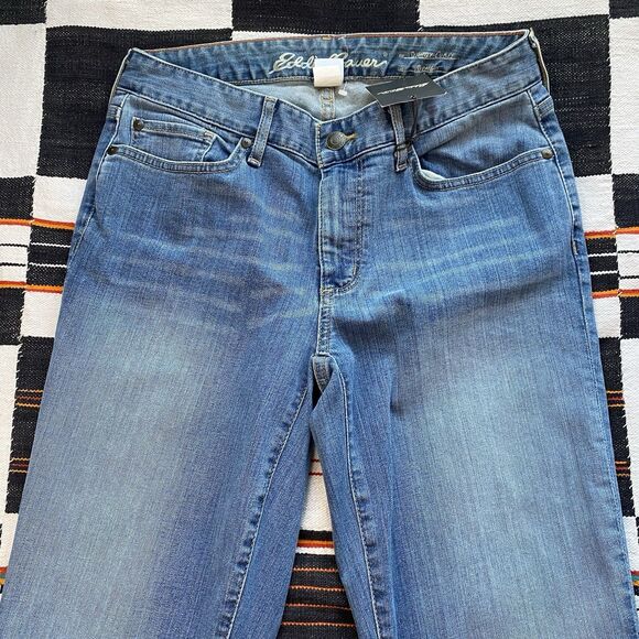 NWT Eddie Bauer Stay Shape Slightly Curvy Straight Denim Jeans. Size 8. - Picture 4 of 12